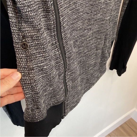 Lululemon Bhakti Yoga Jacket in Gray/Coco Pique Black / Black Size 10 MSRP $128 - Picture 10 of 14